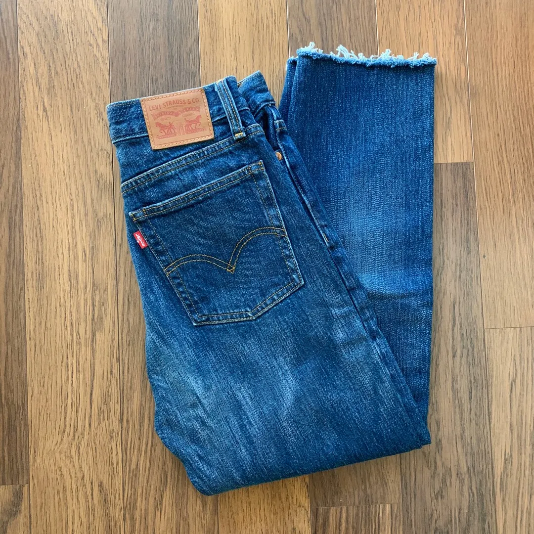 Levi’s Wedgie Jeans 26 photo 1