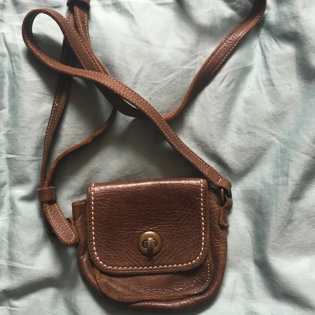 Leather Roots Purse photo 1
