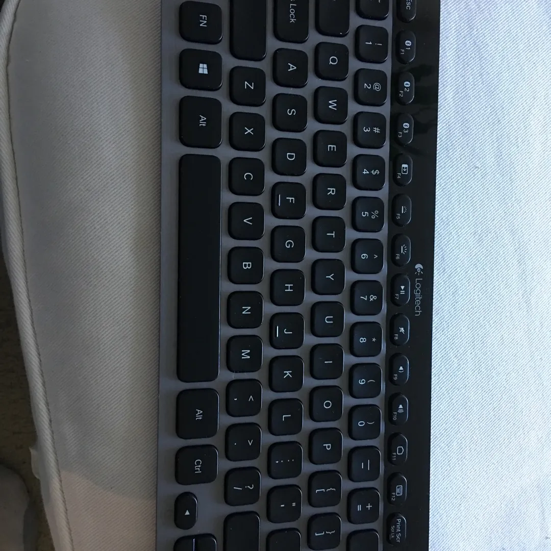 Logitech Bluetooth Keyboard photo 1