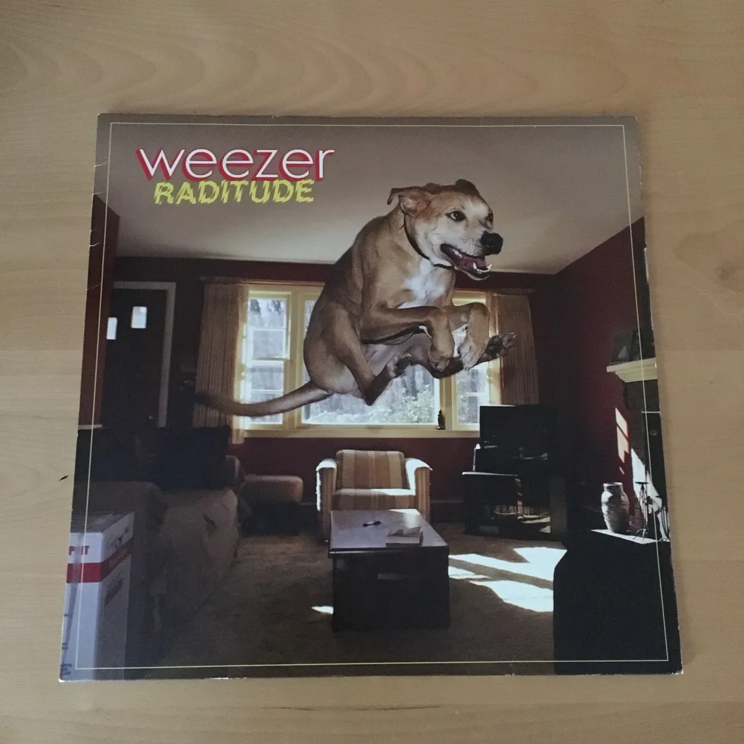 Weezer Raditude photo 1