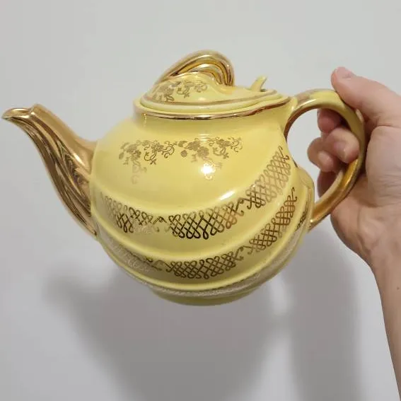 Vintage Hall Teapot photo 1