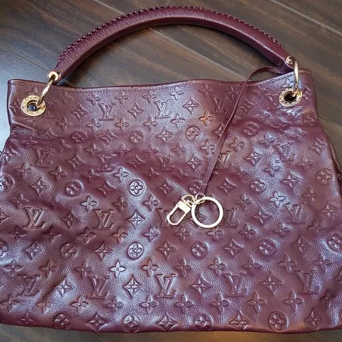 Burgundy Louis Vuitton Bag - Really Good Knock Off photo 1