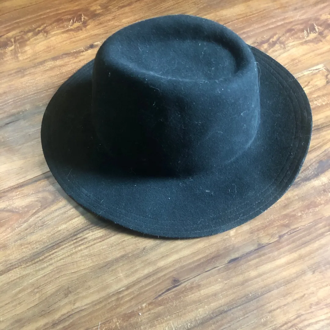 black hat photo 4