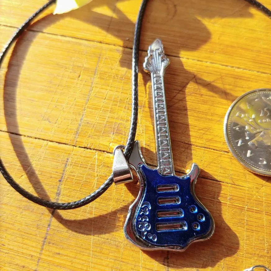 GUITAR SS NECKLACE photo 1