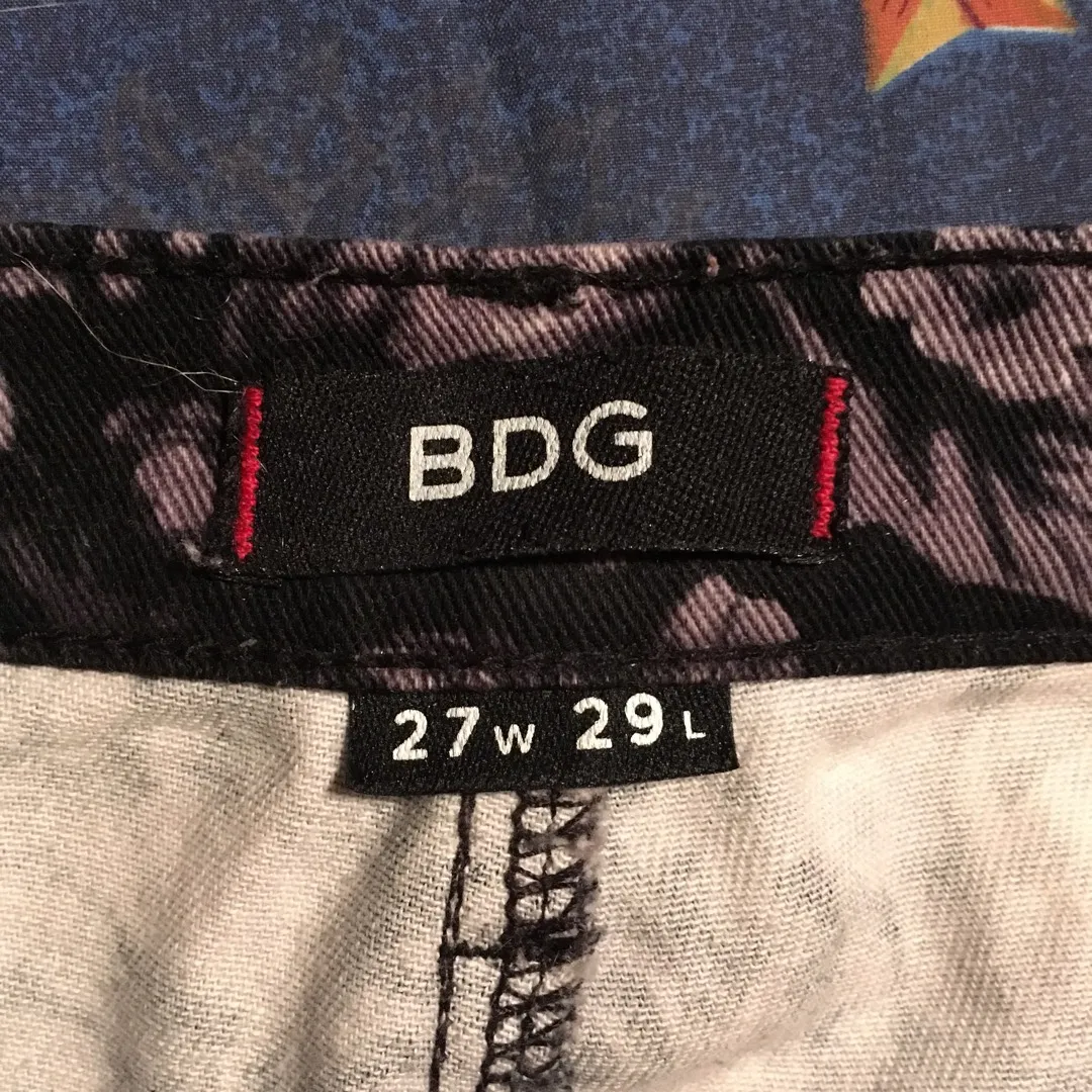 BDG Highwaisted Black Floral Jeans photo 5