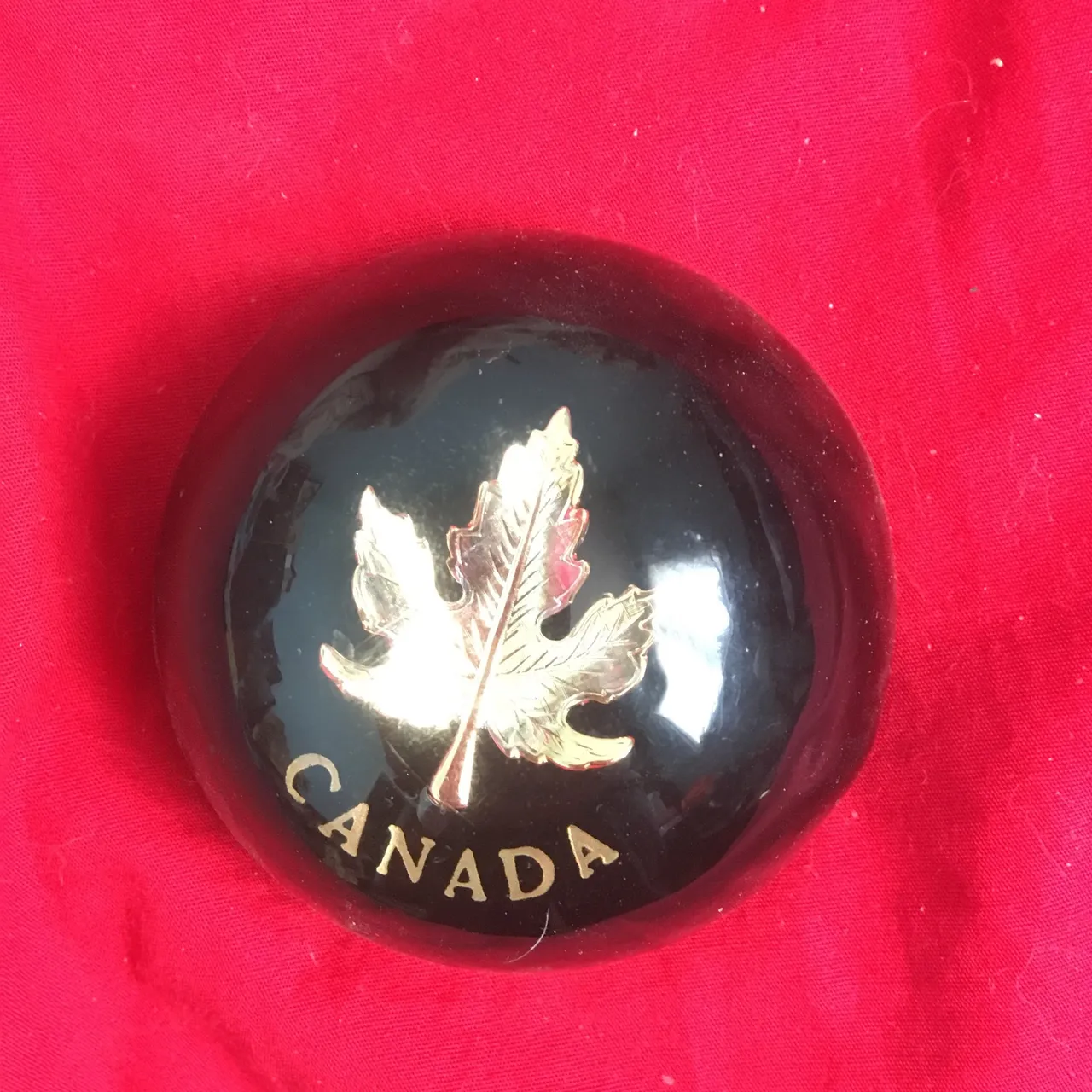 Gold leaf Canada paperweight photo 1