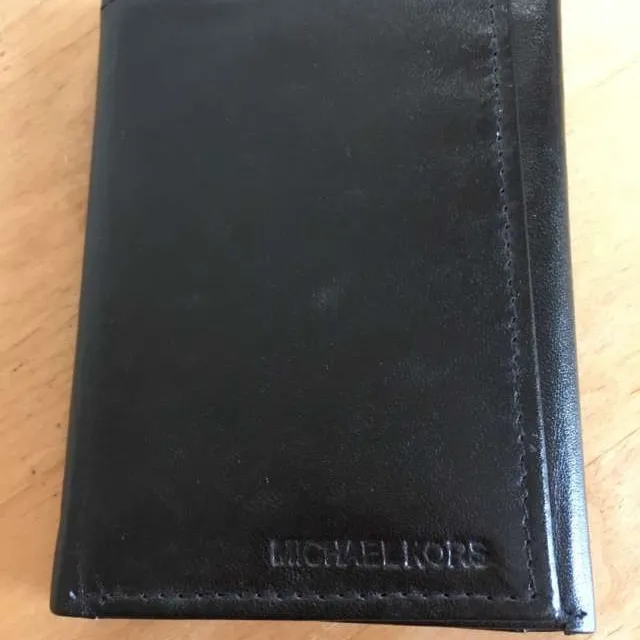 Men's Michael Kors Leather Wallet photo 1
