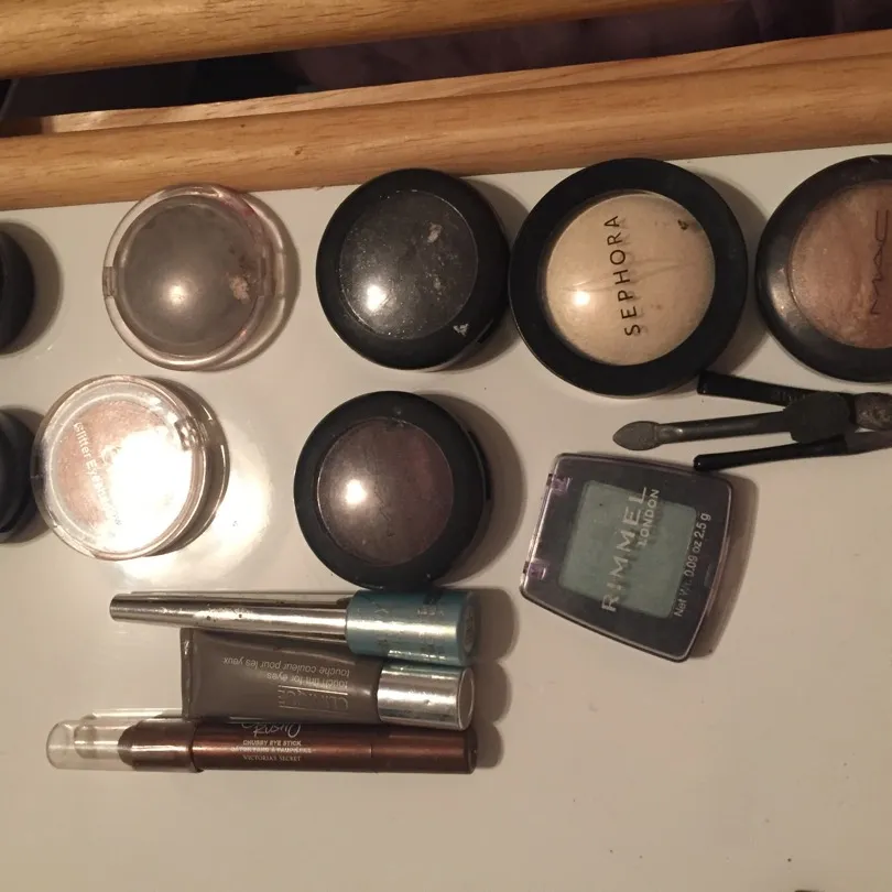 Make Up Bundle. Eye Shadow, Liner And Mascara. photo 1