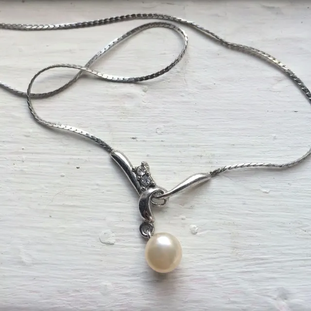 Freshwater Pearl And Silver Necklace photo 1
