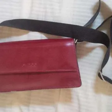 Burgandy GUESS handbag / clutch / purse photo 1