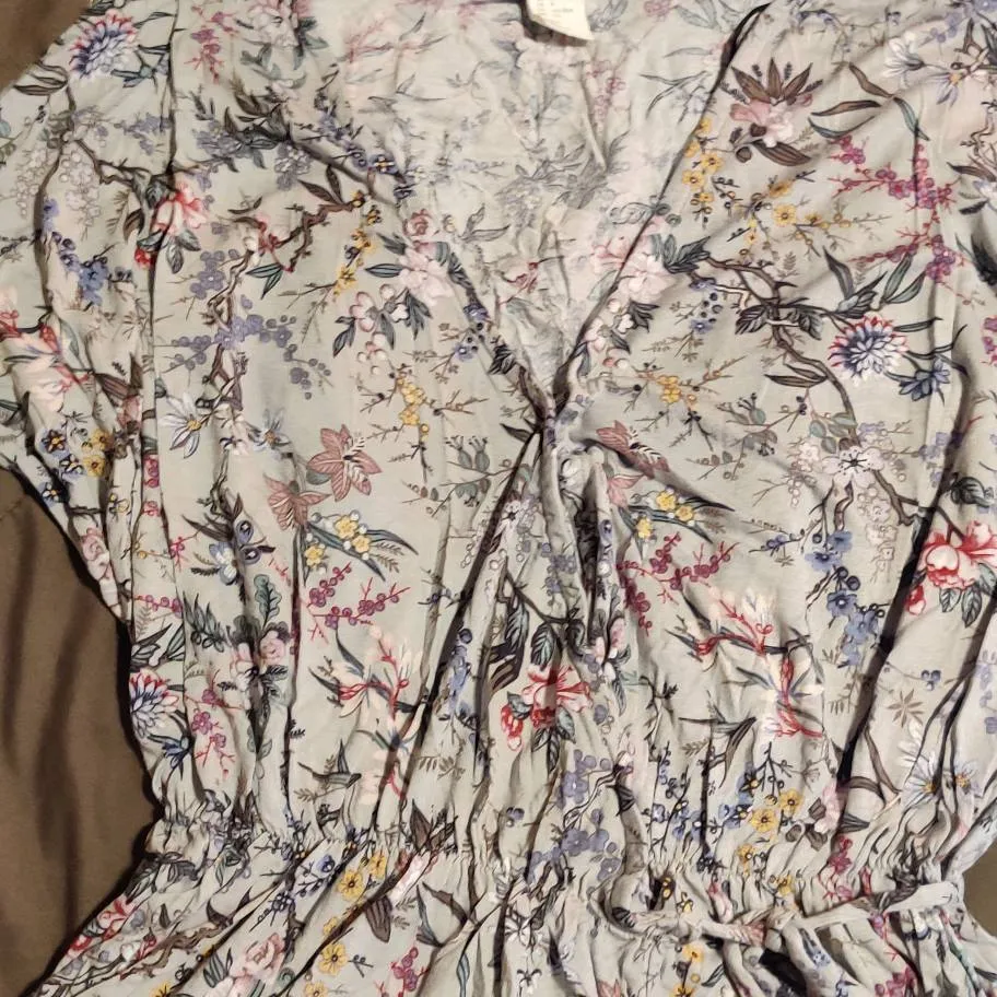 Floral Side Tied Surplice Shirt Size small photo 1