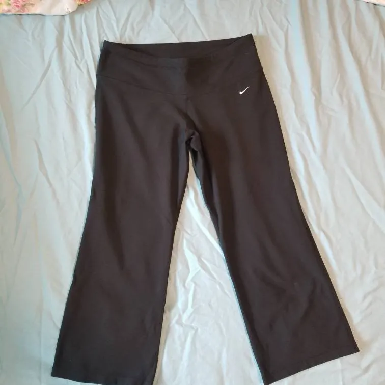 Nike Capri Pants photo 1