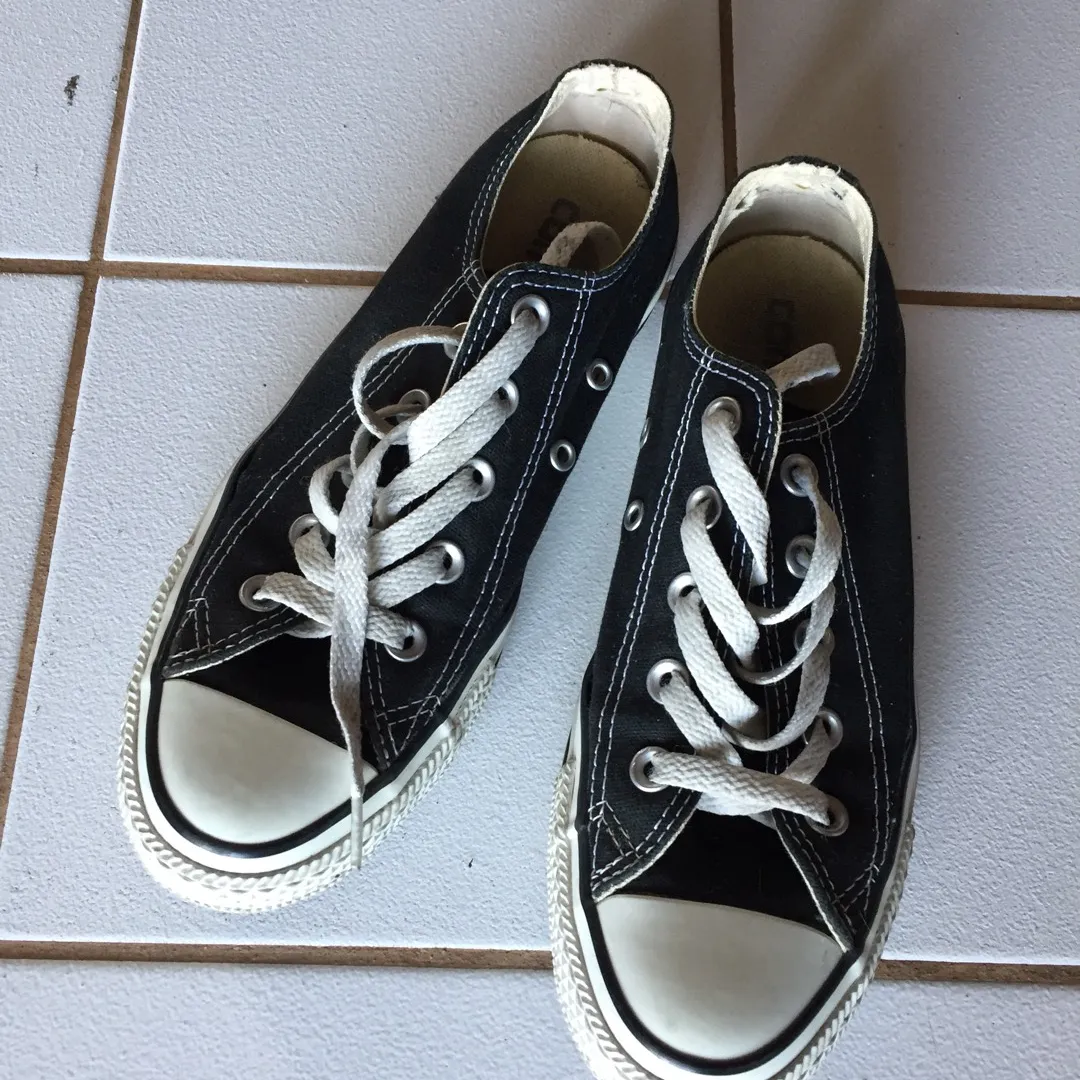 • CONVERSE SNEAKERS • SIZE 6 photo 1