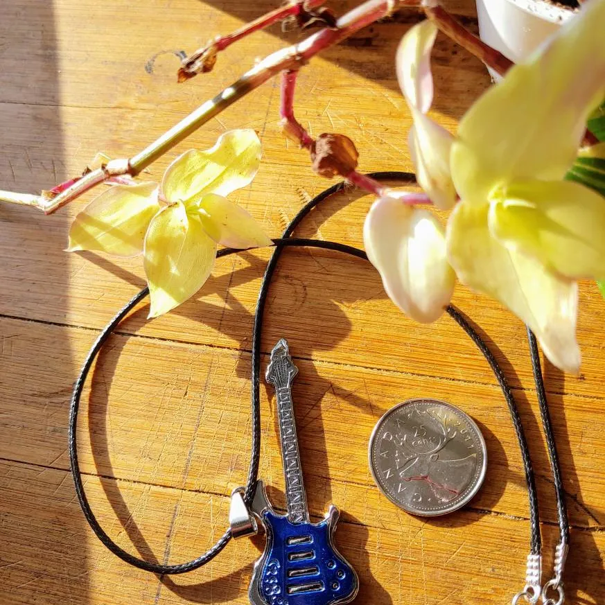 GUITAR SS NECKLACE photo 3