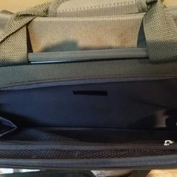 New- Army green Luggage Bag photo 4