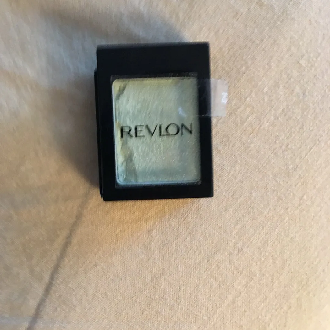 Revlon Eyeshadow photo 1