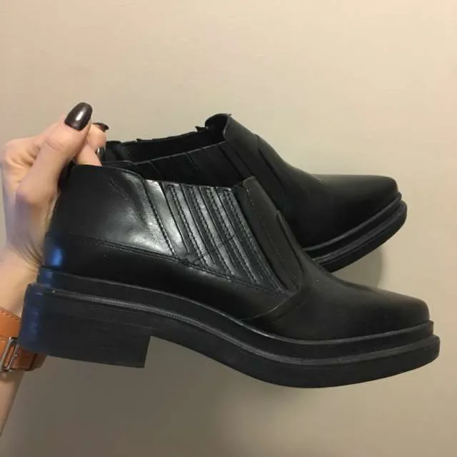 Brand New Black Leather Shoes From Zara. Size 40 (fits like 8... photo 1