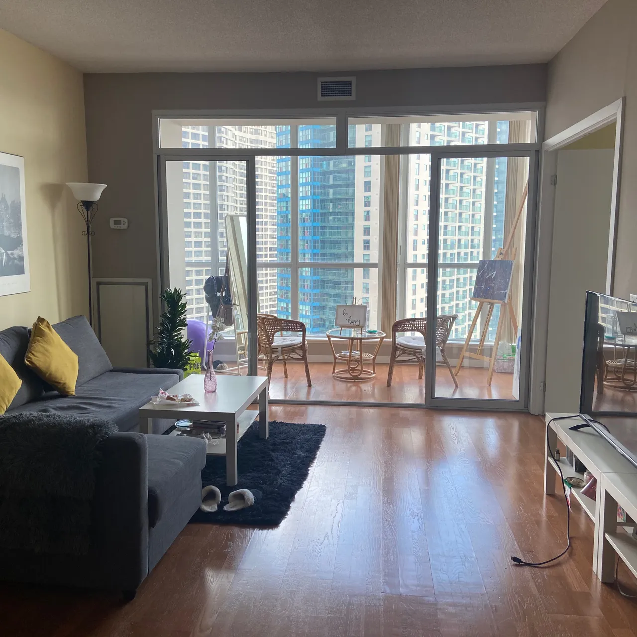Master room for rent in downtown Toronto photo 1