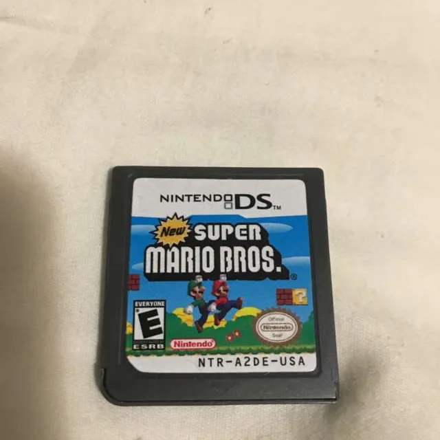Nintendo DS Game: New Super Mario Bros. photo 1