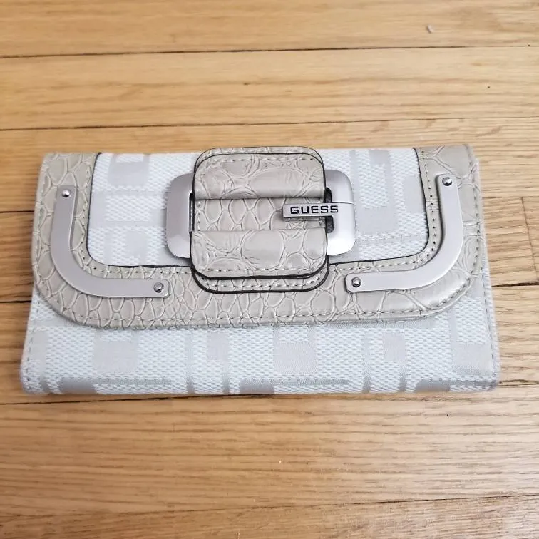 Brand New! Guess Trifold Wallet photo 1