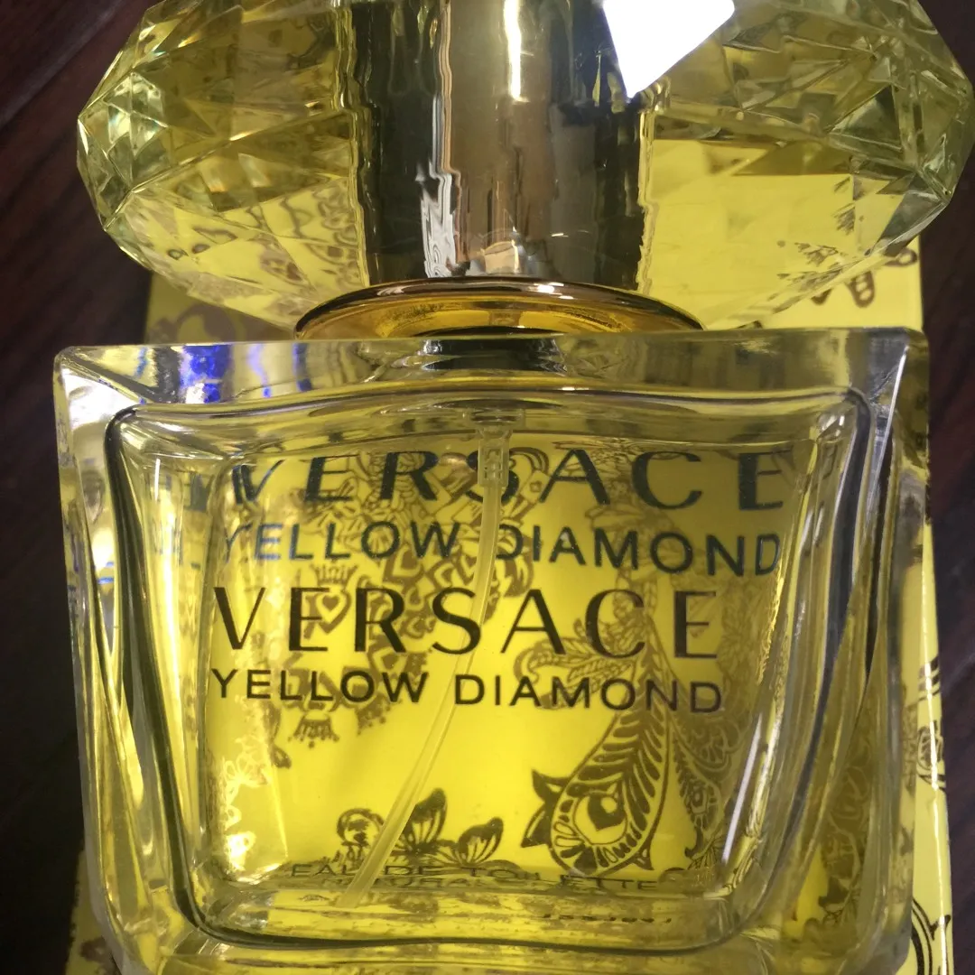 90ml Versace Yellow Diamonds Perfume photo 1