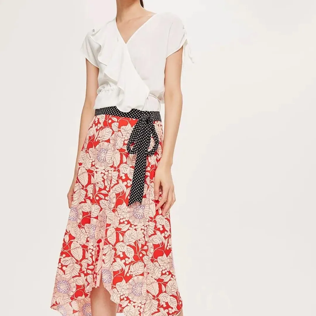 Topshop Floral skirt (size 6/ 4) photo 1