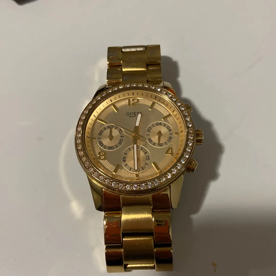 Gold watch From GUESS photo 1