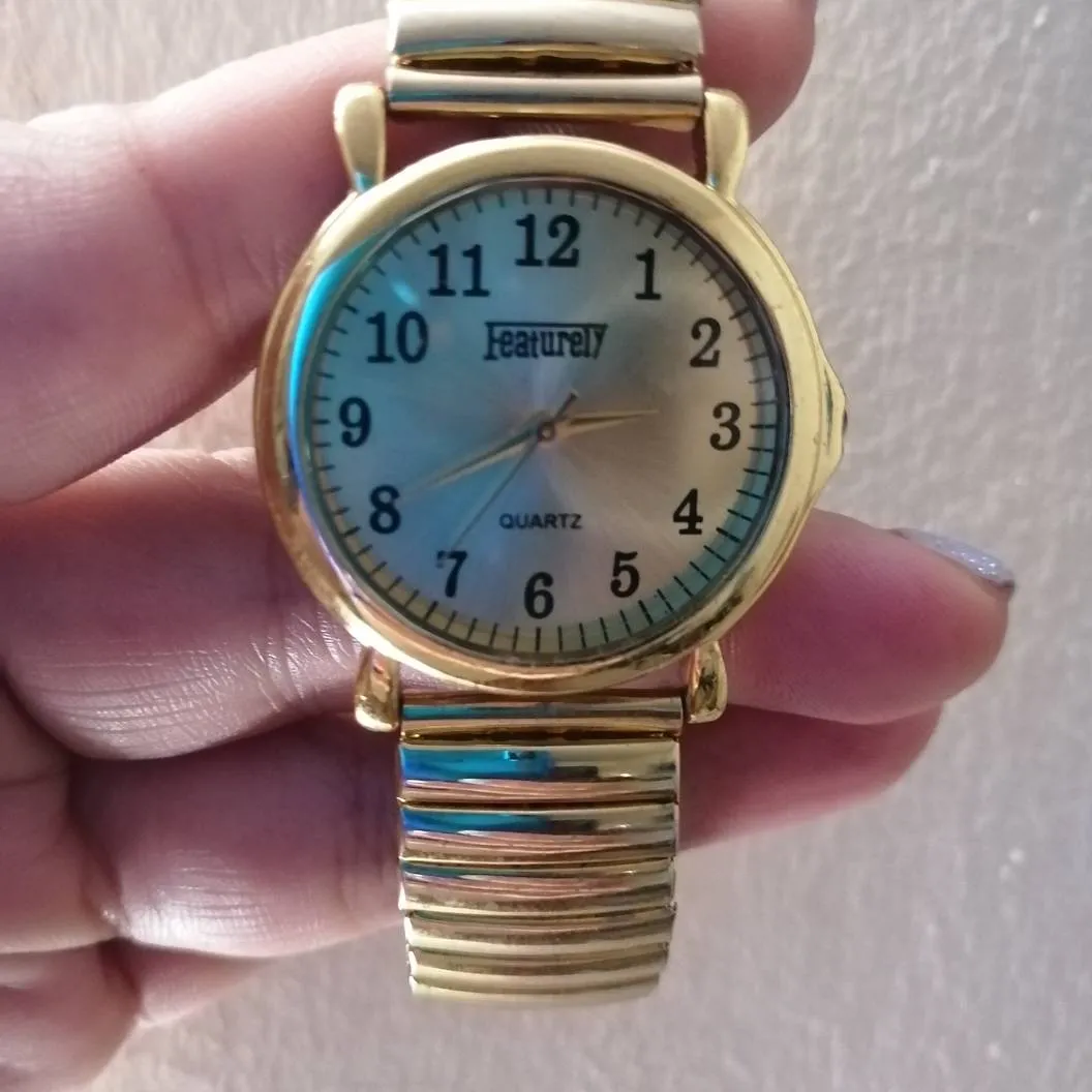 Featurely Gold Flexible Quartz Watch photo 1