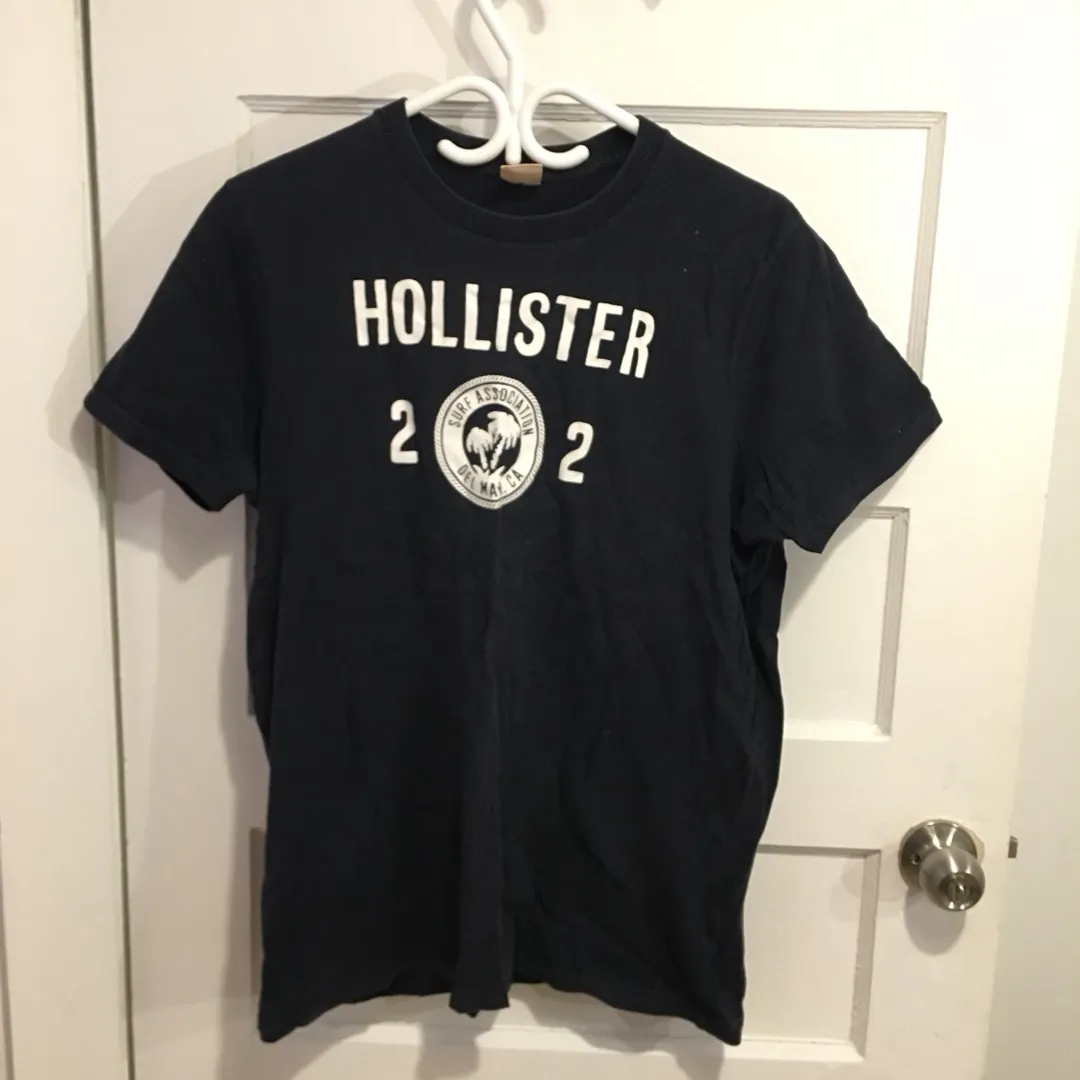 Hollister T-Shirt photo 1