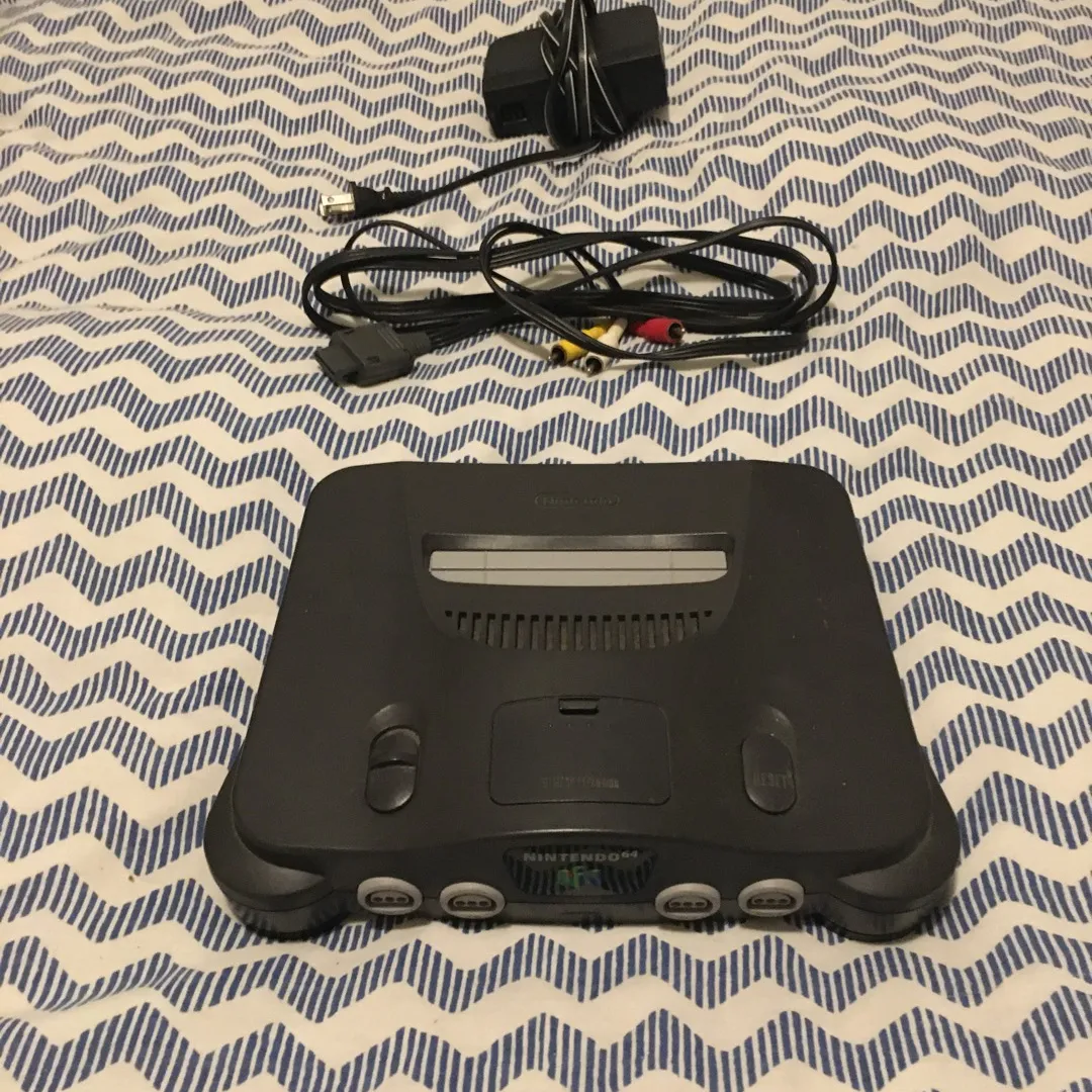 Nintendo 64 Console photo 1