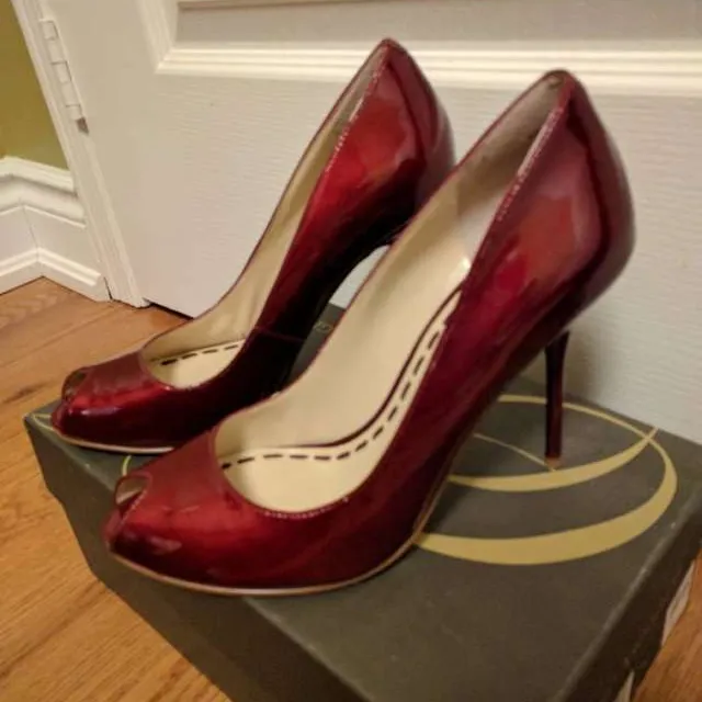 Dark Red High Heels Size 7M photo 1