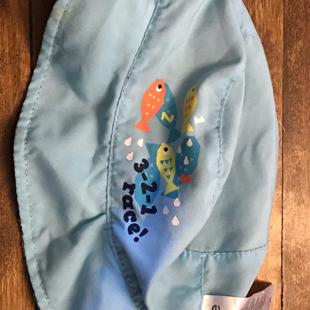0-3m Baby Romper And 0-12 Reversable Hat photo 5