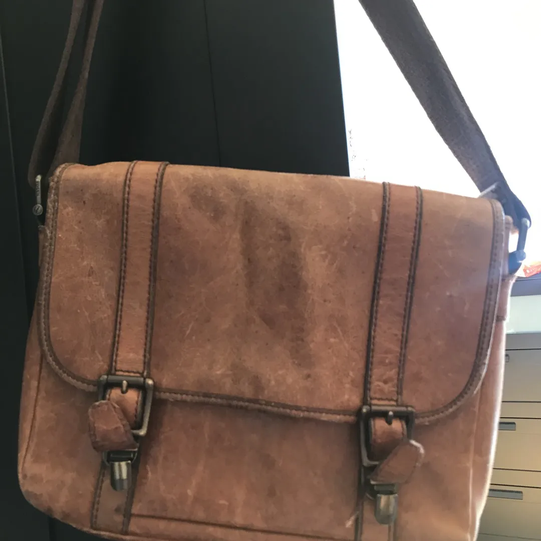 Leather Fossil Messenger Bag photo 1