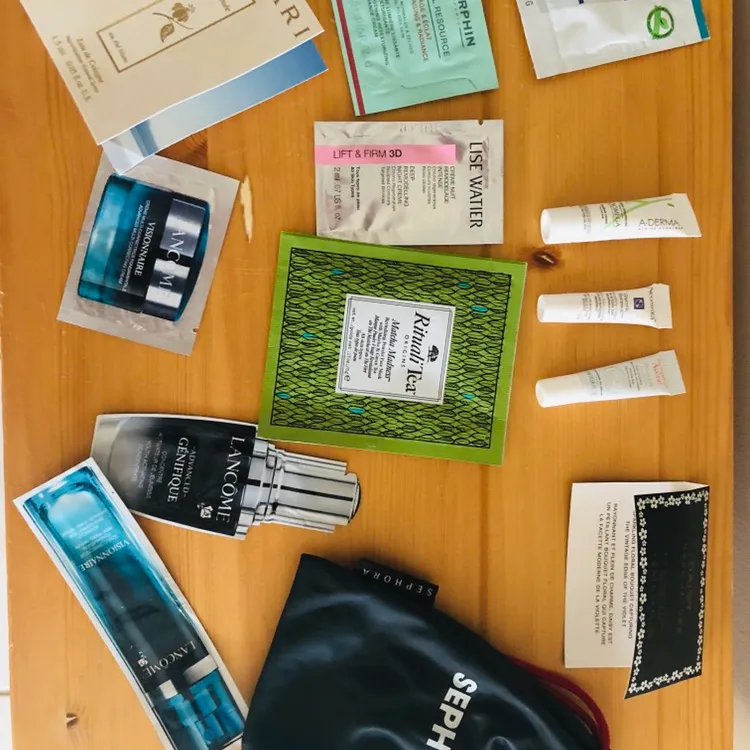11 Sample Products + Sephora Drawstring Pouch photo 1