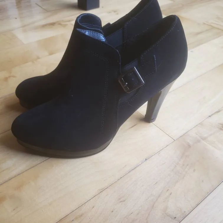 Black Heels, Size 8.5 photo 1