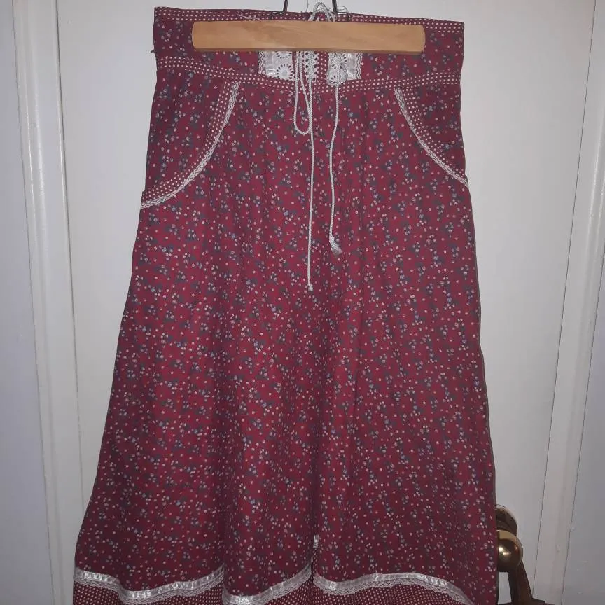 Kind-of Country Skirt HAS POCKETS photo 1
