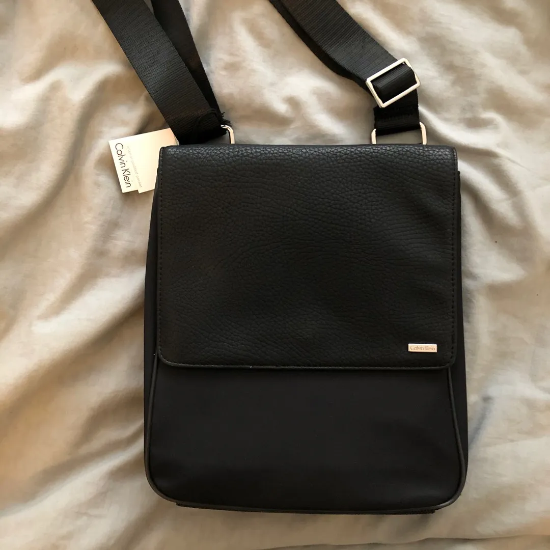 Calvin Klein Men’s Messenger/Shoulder Bag photo 1