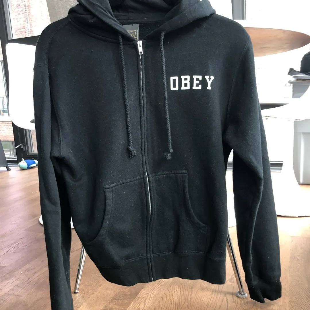 Obey Sweater - Size Medium photo 1