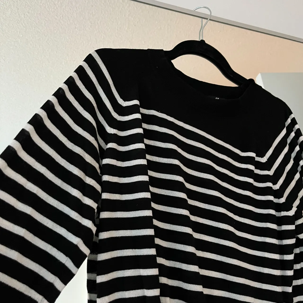 Striped long sleeve top photo 1