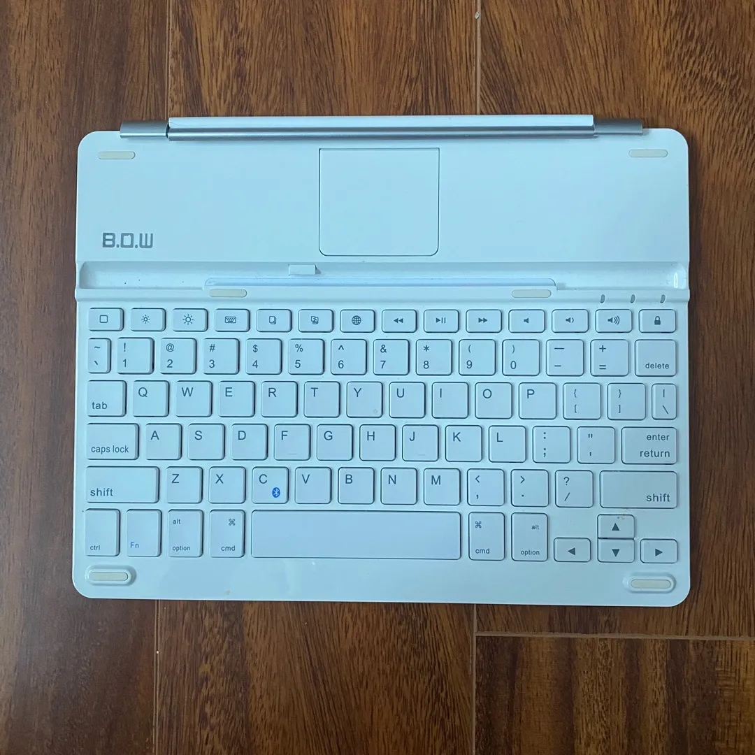 iPad Bluetooth Keyboard photo 1