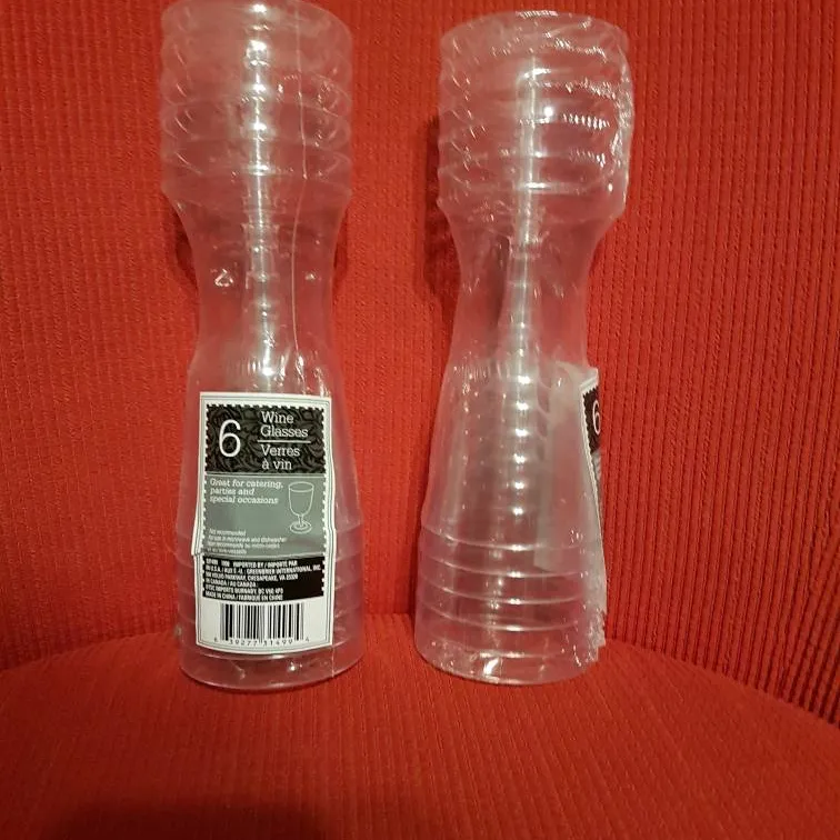 Plastic Wine Glasses photo 1