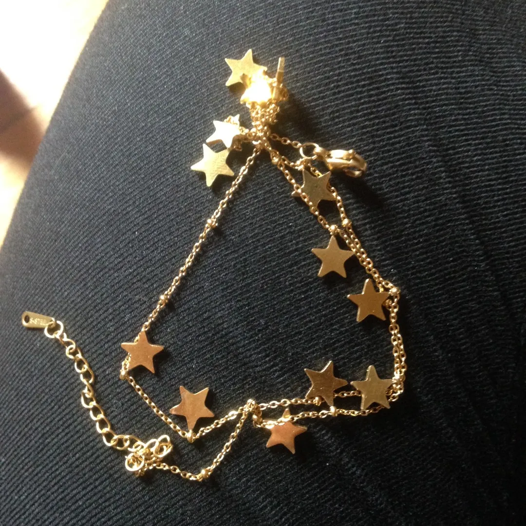Gold Star Necklace/bracelet photo 1