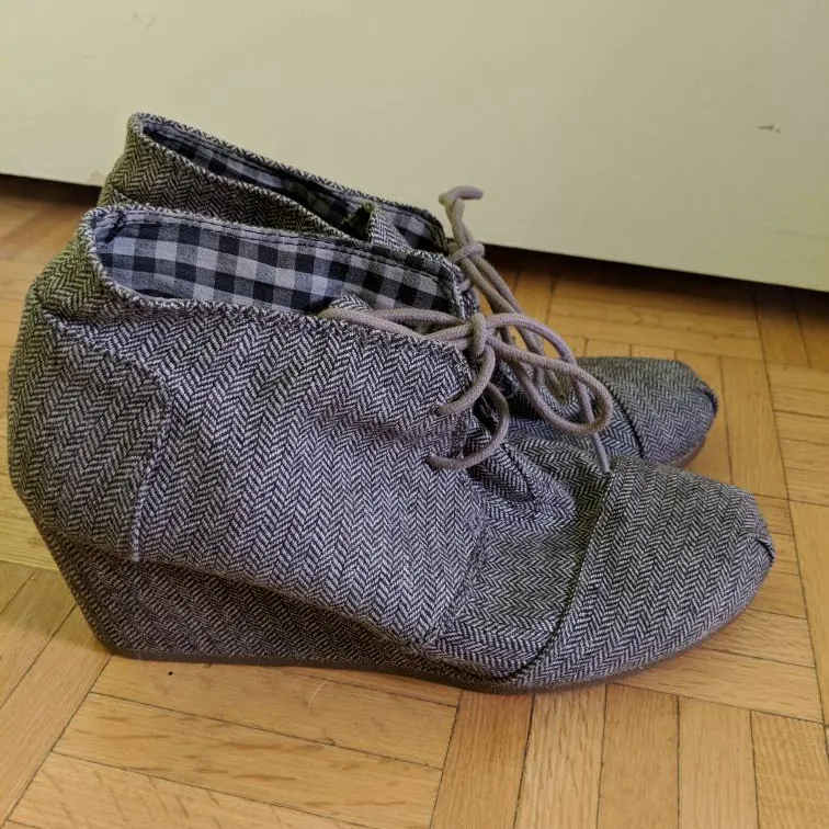Toms Wedge Booties Size 10W photo 3
