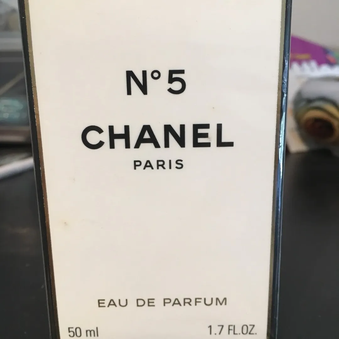 Chanel No 5 photo 1