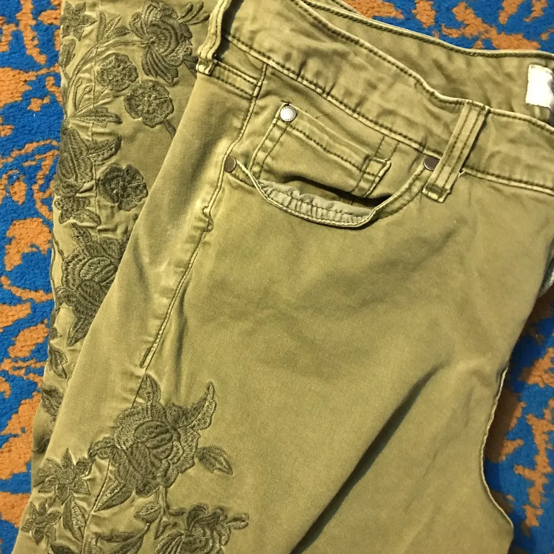 Size 16 Army Green Jeans/capris photo 1