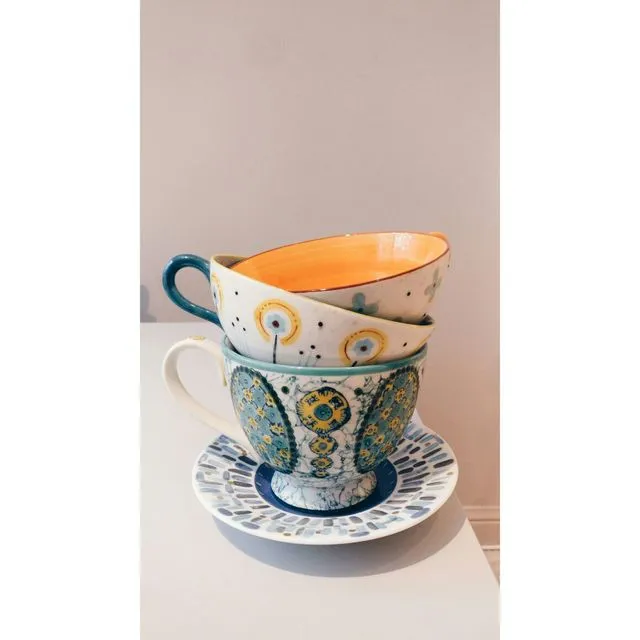 A Few Pretty Teacups/mugs And Saucer photo 1