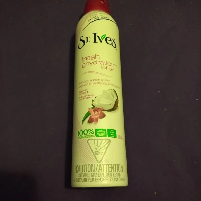 St.Ives Spray Lotion photo 1