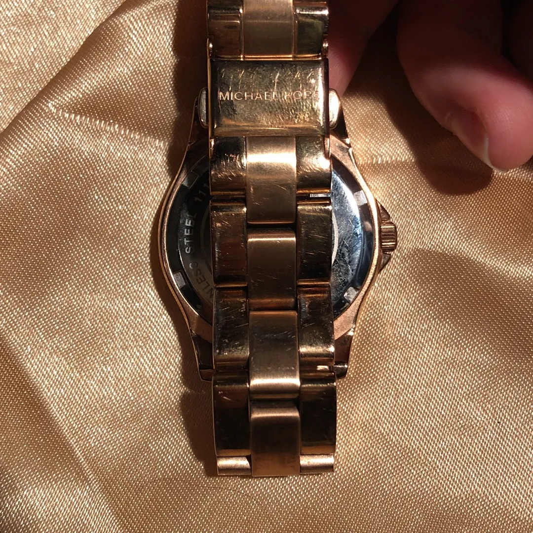 Michael Kors Rose Gold Watch photo 3