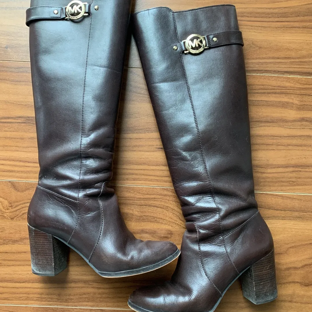 Size 7 Michael Kors boots photo 1