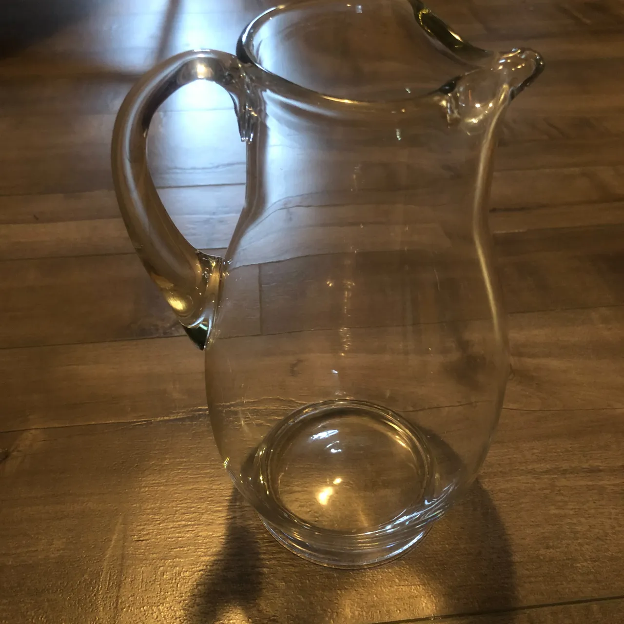 Glass jug photo 1